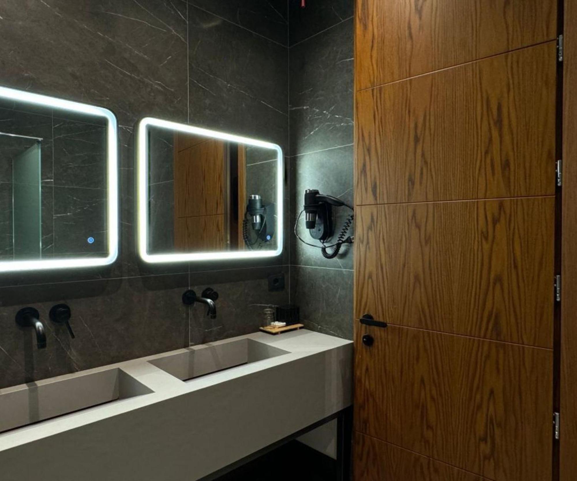 Area Hotel 4*